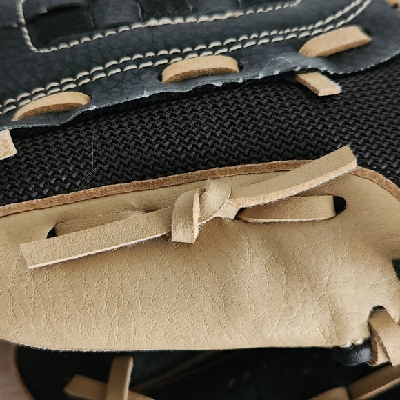 ⚾ Adidas Youth Baseball Glove 11” Black & Tan – Left Hand Throw - Picture 10 of 16